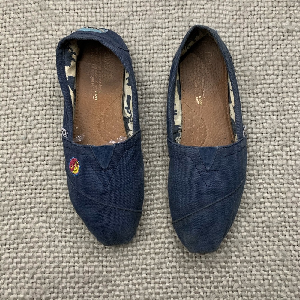 Toms - Picture 3 of 8